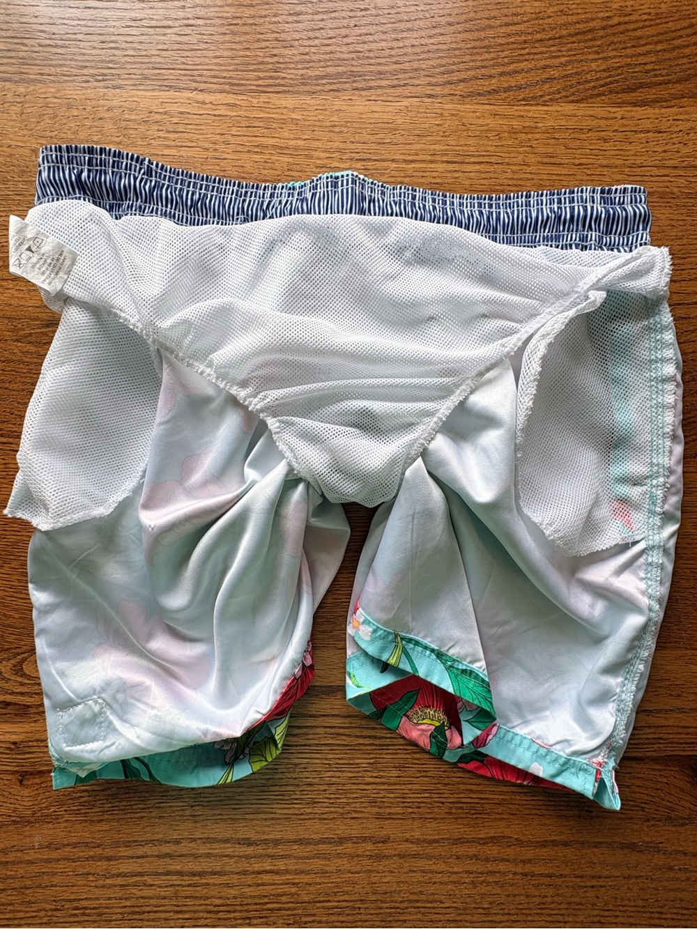 Spicy Tuna Lt. blue Mens Large Floral Swim Shorts with Drawstring & elastic - Picture 13 of 16